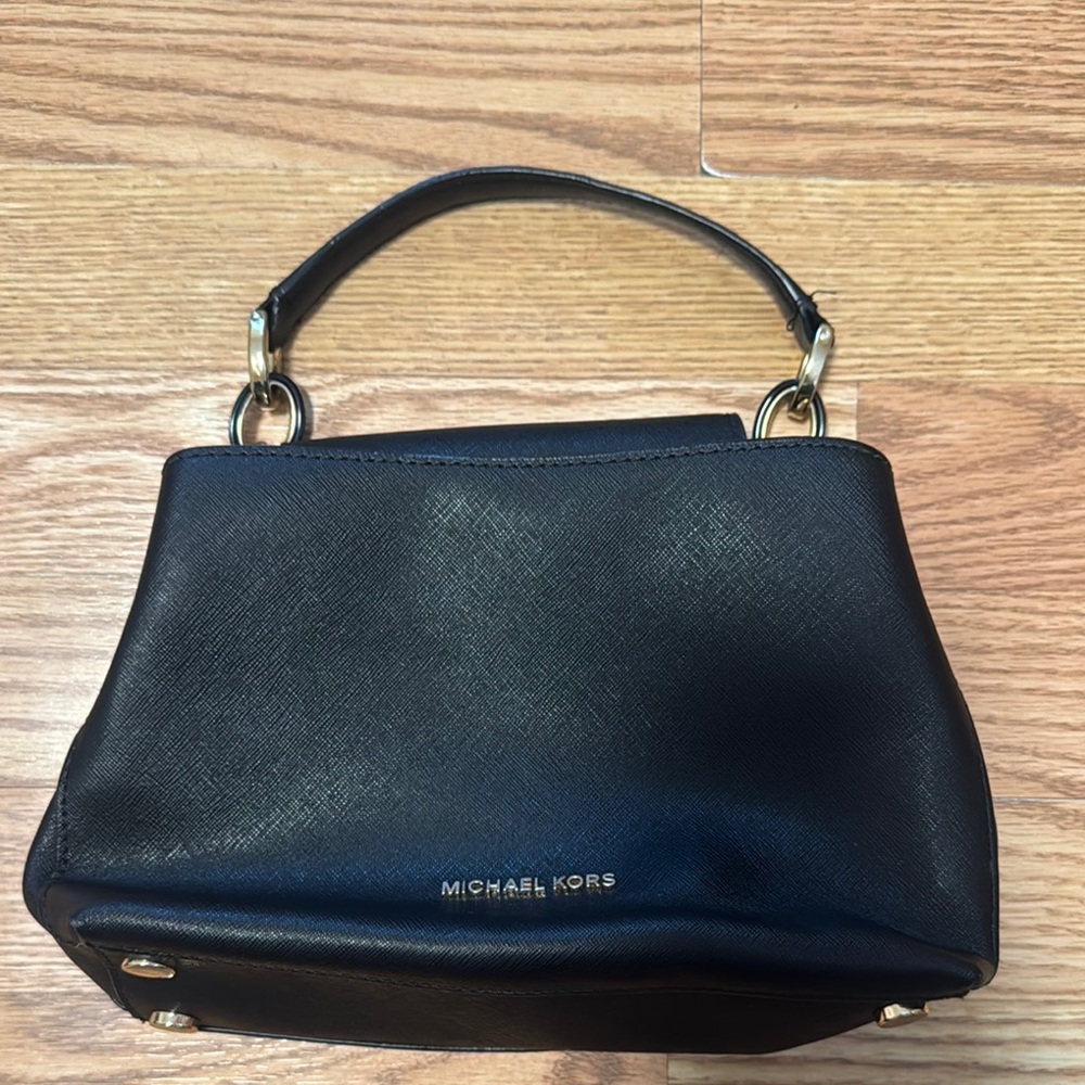 Michael Kors Black Shoulder Bag with Elegant Silhouette